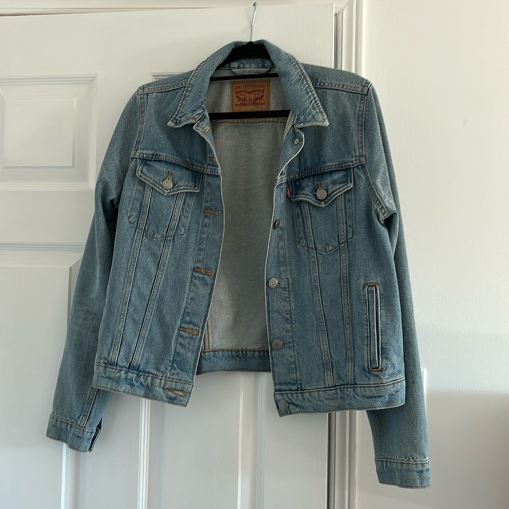 Denim Levi’s jacket